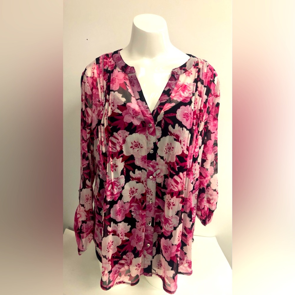 INC INTERNATIONAL FLORAL LONG SLEEVE MESH TOP WITH CAMISOLE LININGin 1X SIZE